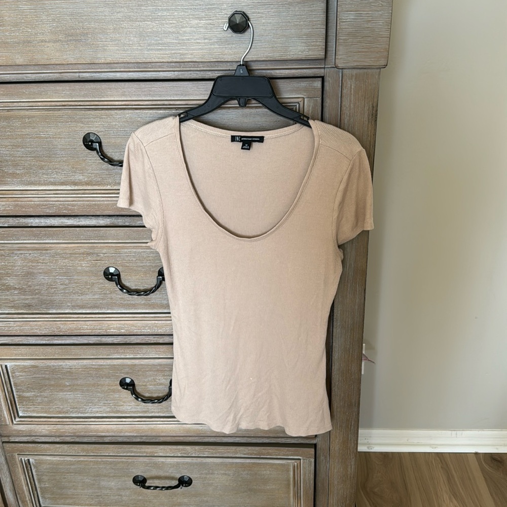 INC beige ribbed tee